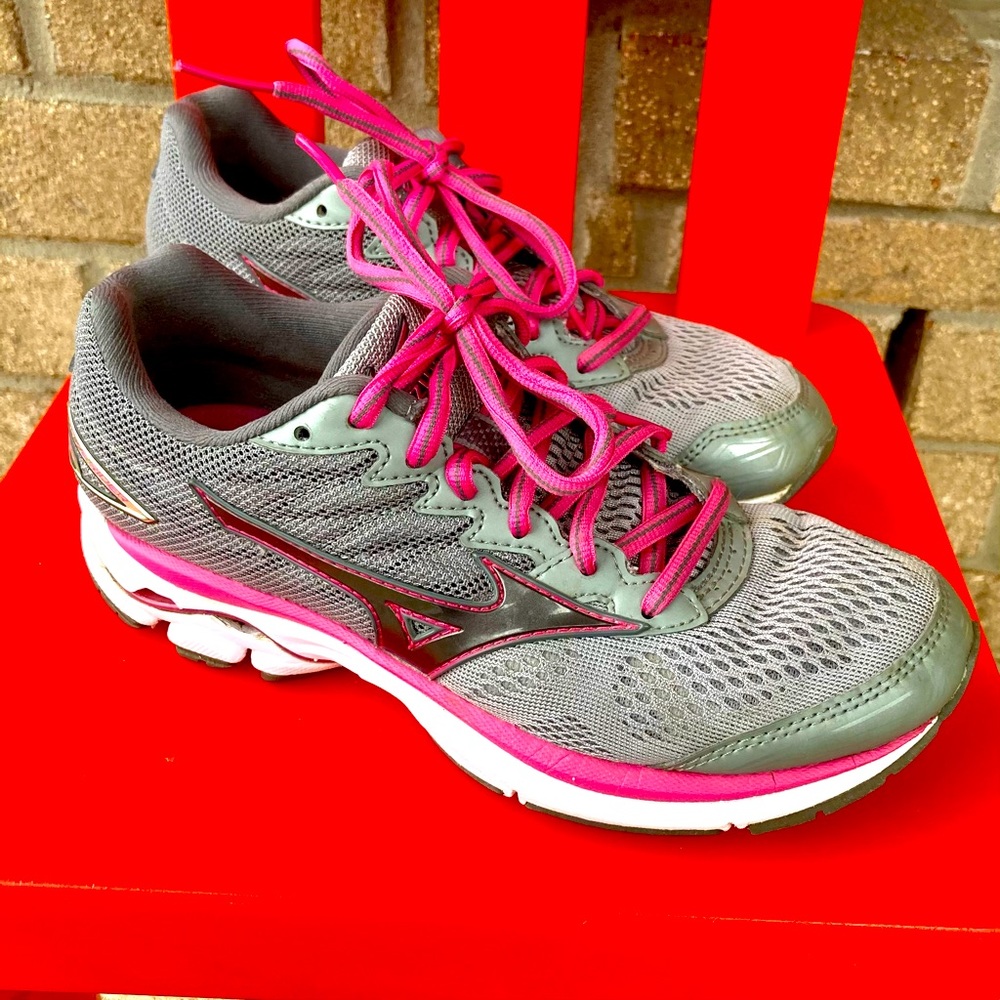 Mizuno Wave Runner 20